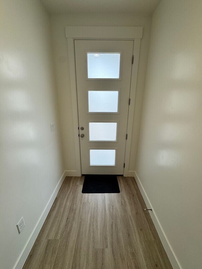 Building Photo - Beautiful 3 bed 2.5 bath Home!