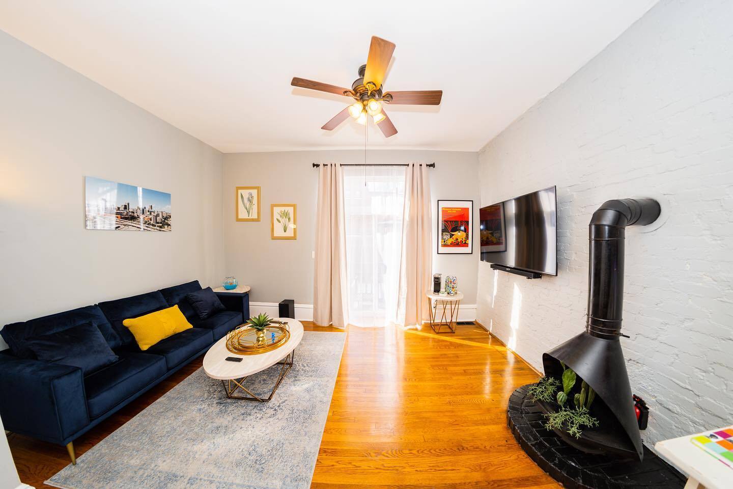 Living room - 4628 McPherson Ave