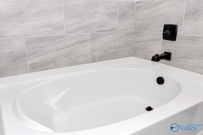 Building Photo - 200 St Louis St