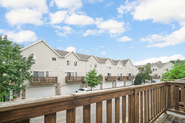 Building Photo - 62 E Clare Ct
