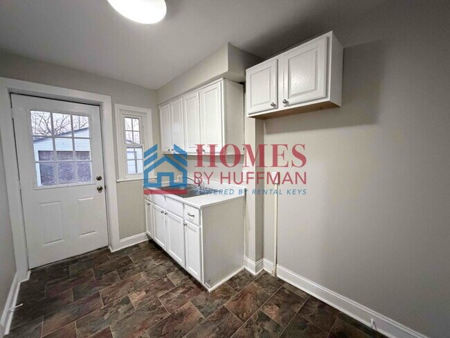 Building Photo - Two-Bedroom Townhouse | Move-in Ready