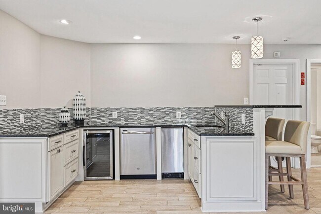 Building Photo - 1107 Savile Ln