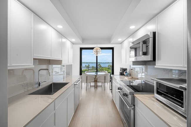 Building Photo - 3360 S Ocean Blvd