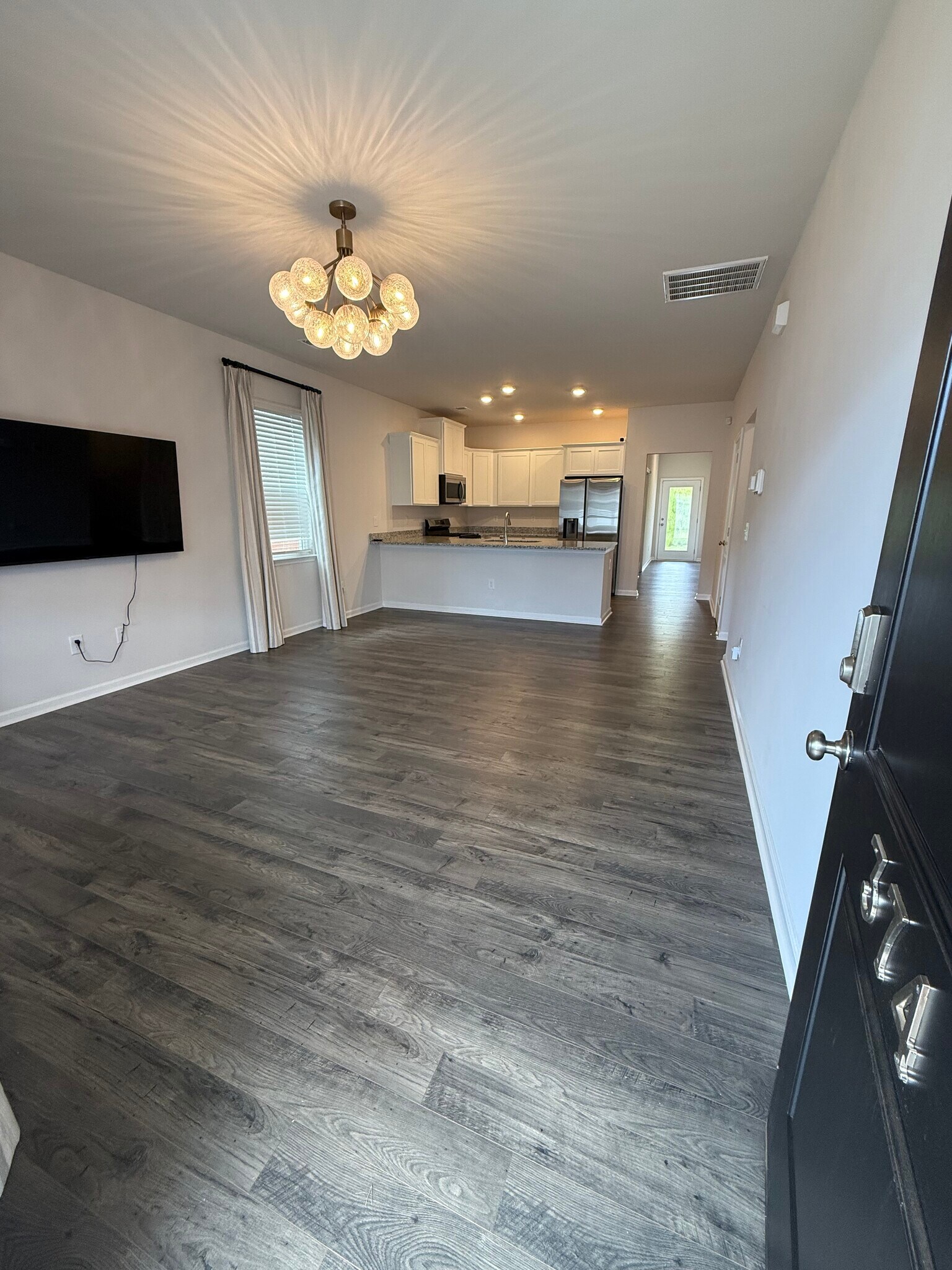 Building Photo - 374 Highline Trl