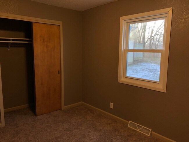 Building Photo - Spacious 3-Bedroom in Milan with 1-Car Garage!