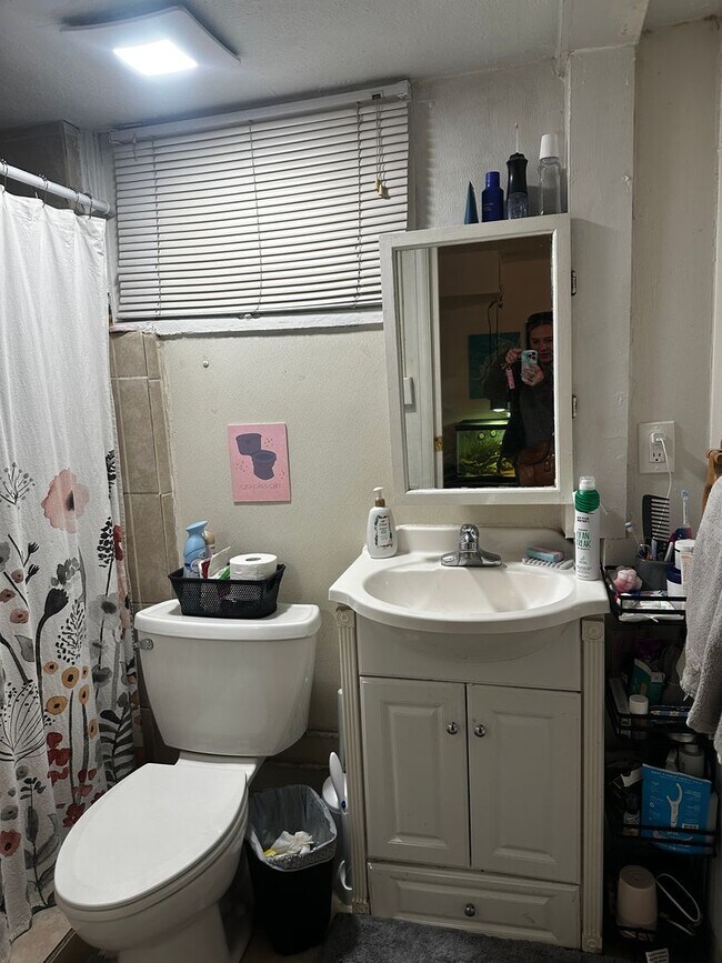 Building Photo - 2118 7th Ave