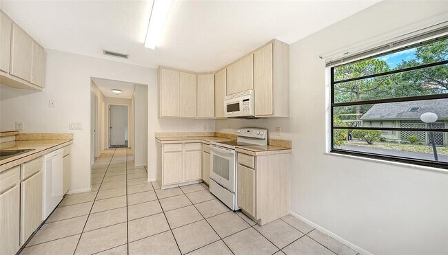 Building Photo - 5010 Barrington Cir