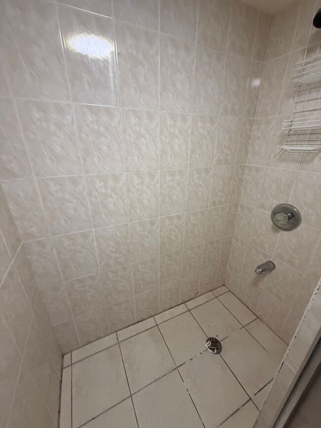 Building Photo - Three bedroom single-family home in Lawncrest-Northeast Philadelphia