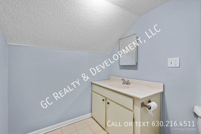 Building Photo - 4311 IL-176-Unit C