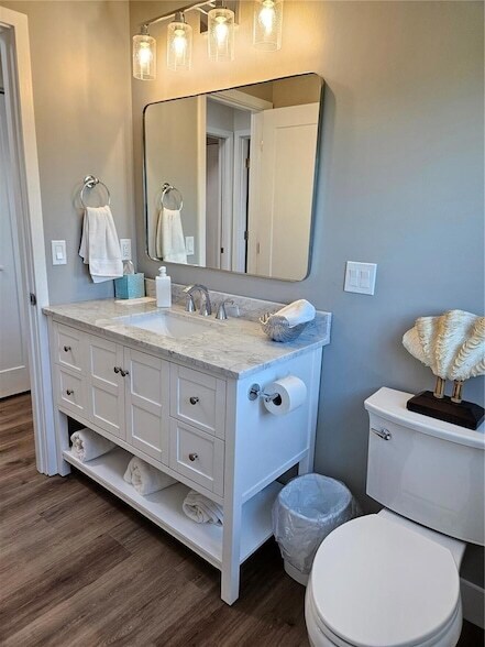 Building Photo - 917 S Gondola Dr