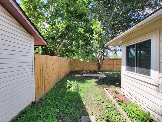 Building Photo - 17808 Northway Ct