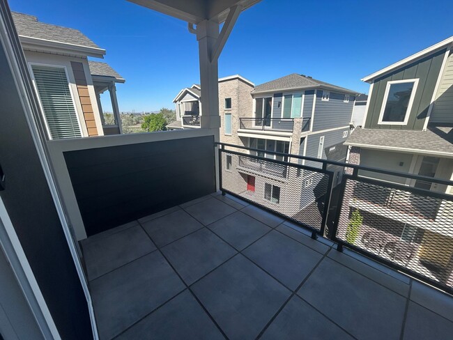Building Photo - 3 Bedroom 3 Bathroom Home in Farmington Utah!