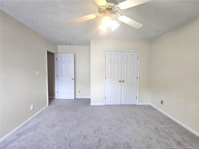 Building Photo - 410 Roundtree Dr
