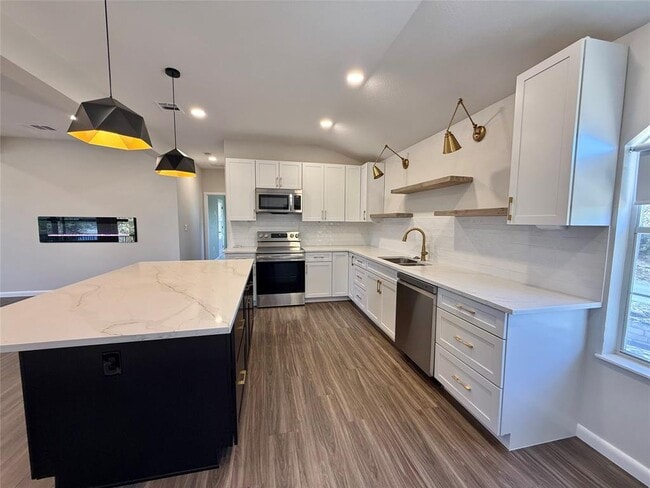 Building Photo - 3106 Point Cove