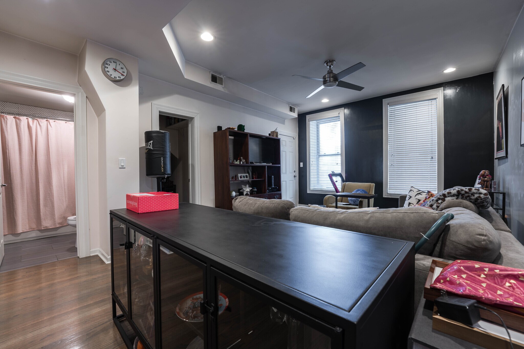 Building Photo - 2651 W Armitage Ave