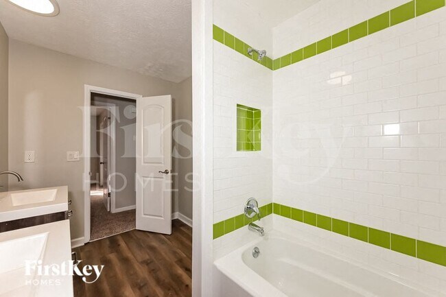 Building Photo - 2795 Twin Springs Dr