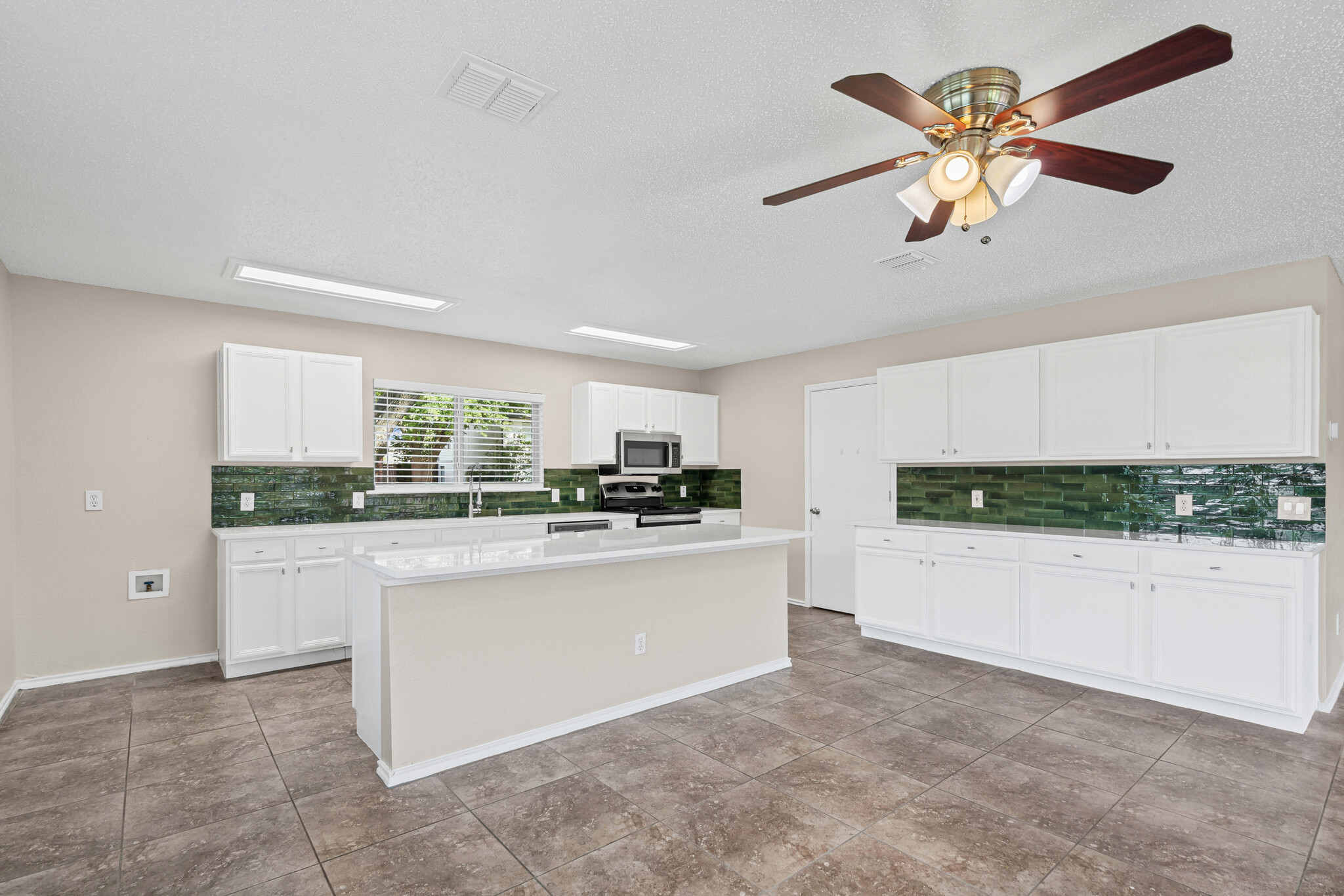 Building Photo - 6505 Tara Ln