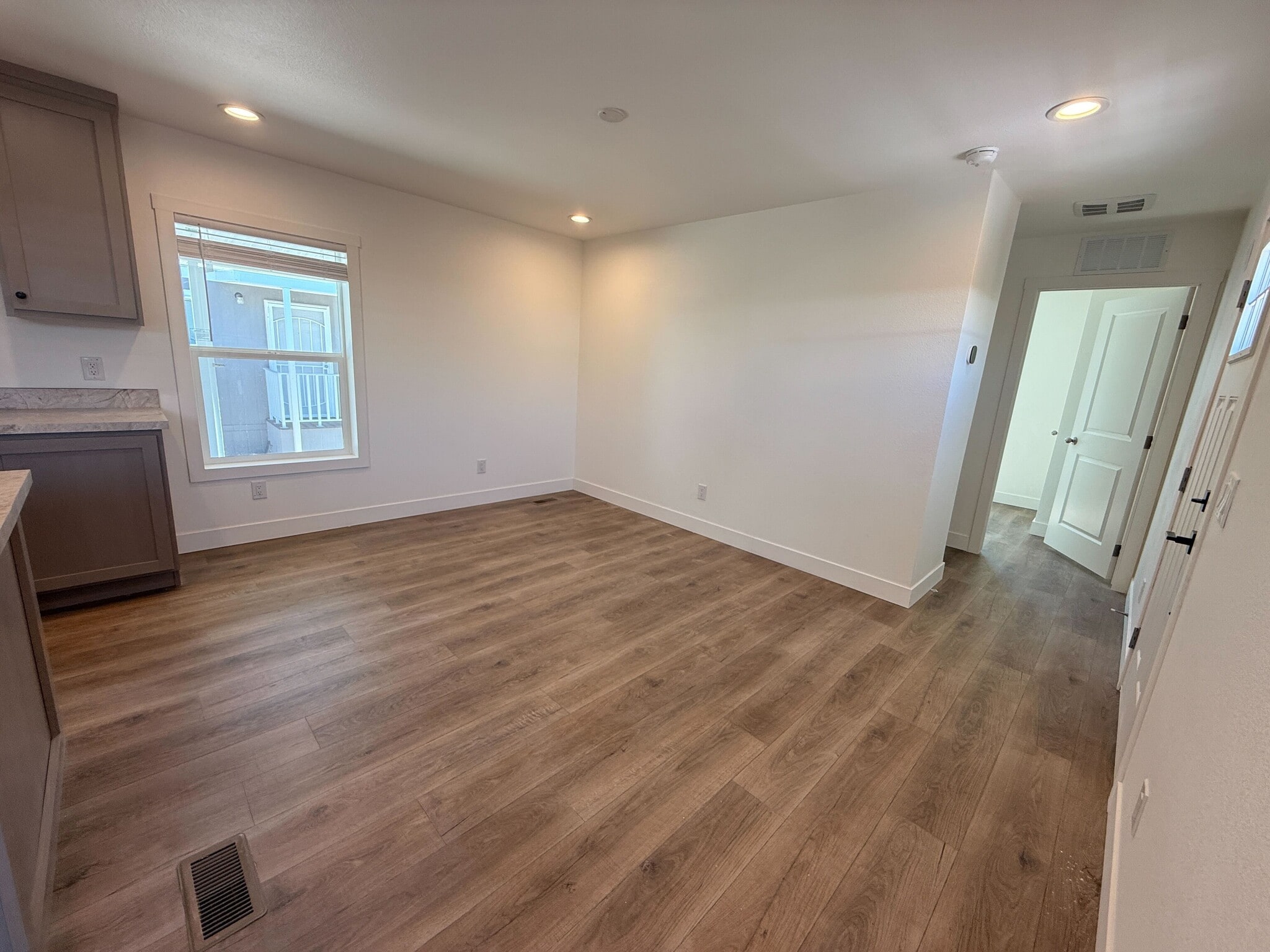 Building Photo - 3601 E Wyoming Ave