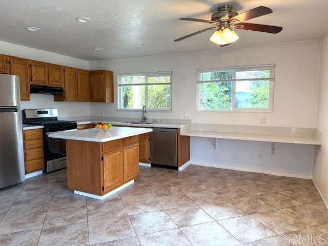 Building Photo - 635 Woodward St