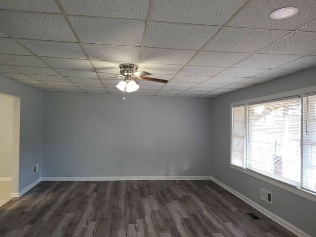 Building Photo - Single Family Home