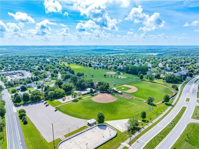 Building Photo - 1430 Nutmeg Cir