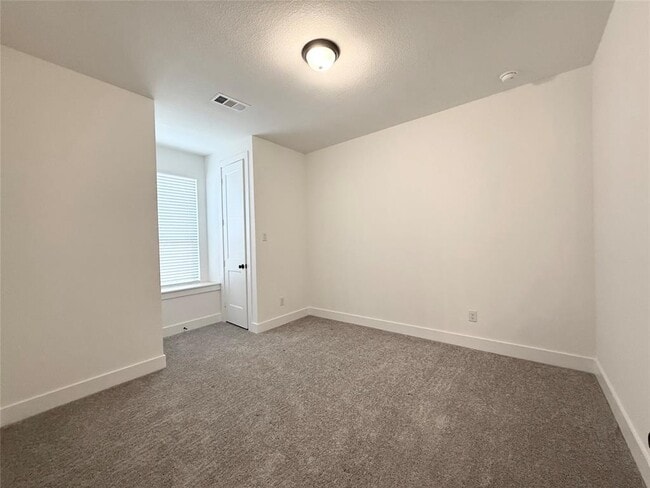 Building Photo - 30421 Zoysia Pt Ln