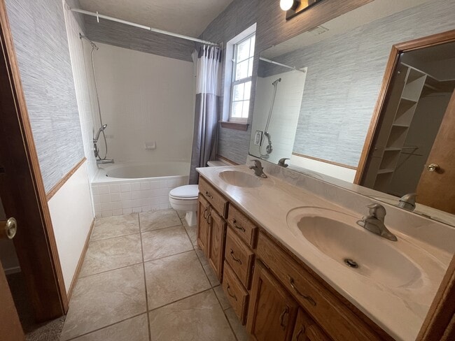 Building Photo - 6308 Montano Pointe Rd NW