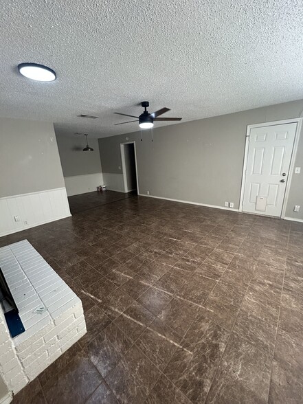 Living Area Front Door View - 1104 Magnolia St