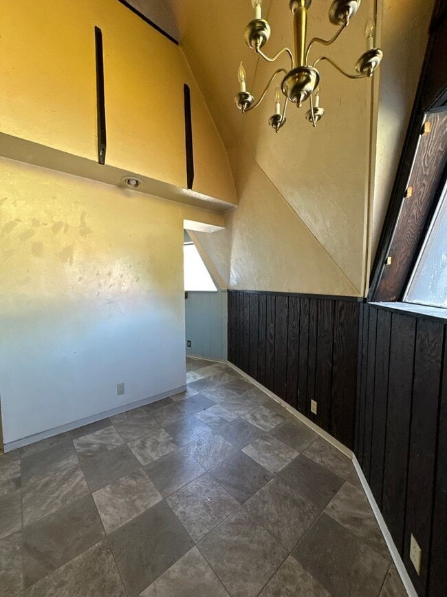 Building Photo - 804 N 2nd St