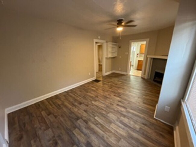 Building Photo - 2065 Summit St