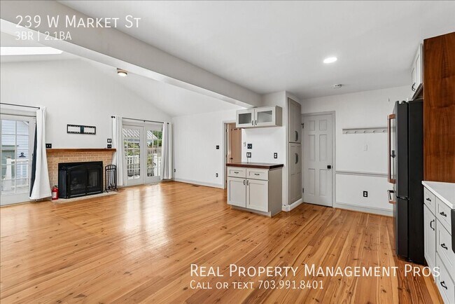 Building Photo - 239 W.Market Street