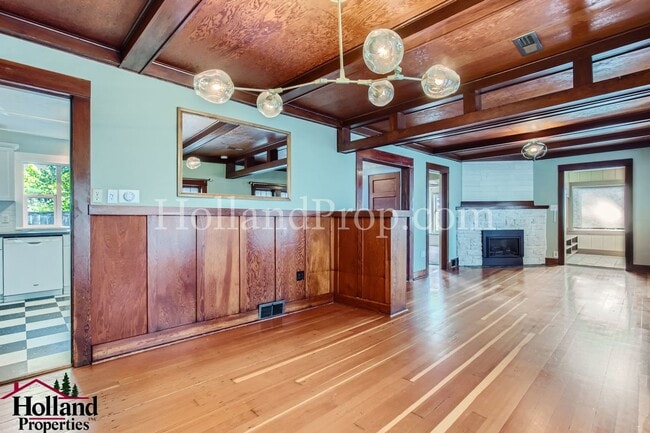 Building Photo - Charming Hillsboro Retreat: Cozy Single-Level Home with Greenhouse & Kids' Clubhouse!