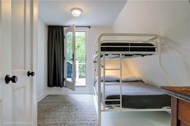 Building Photo - 59 Melrose Ave