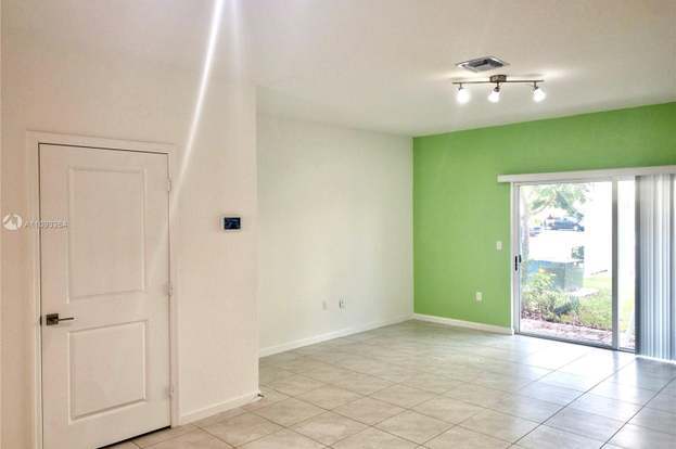 Building Photo - 2821 NW 180th St