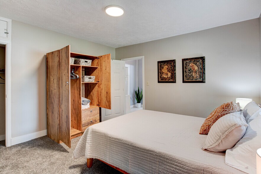 Bedroom storage - 4401 Strawberry Plains Pike