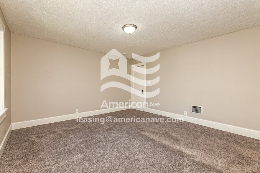 Building Photo - 821 Catalpa Dr.