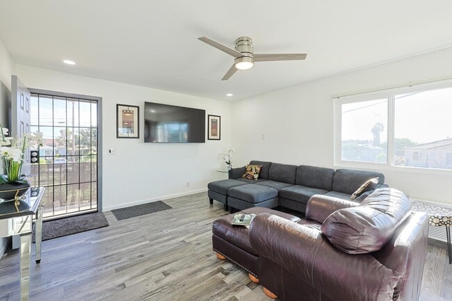 Building Photo - 2437 D Ave