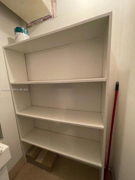 Building Photo - 13455 NE 10th Ave