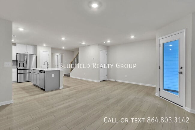Building Photo - 808 Harper St