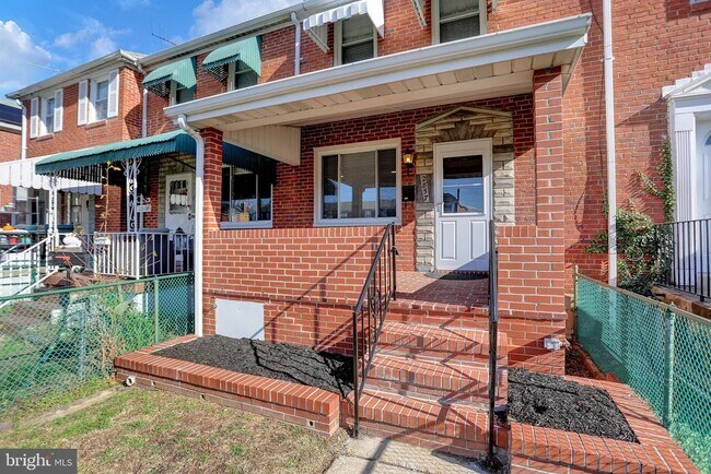 Building Photo - 2857 Plainfield Rd