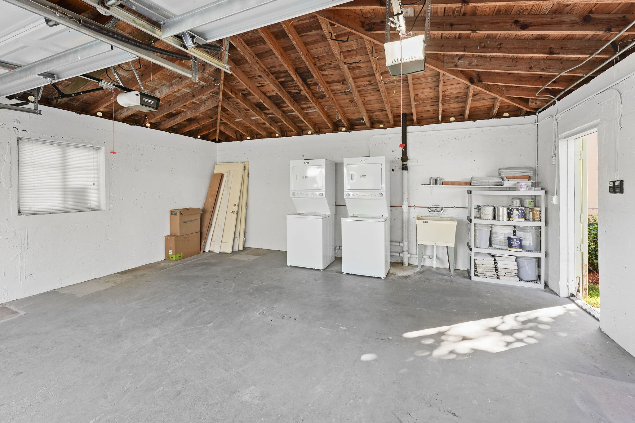 Building Photo - 3705 Ponce de Leon Blvd