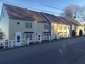Building Photo - 38 Maple St