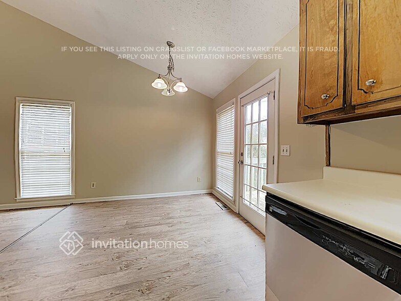Building Photo - 4861 Willow St