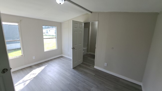 Building Photo - 113 Novits Nook Ct