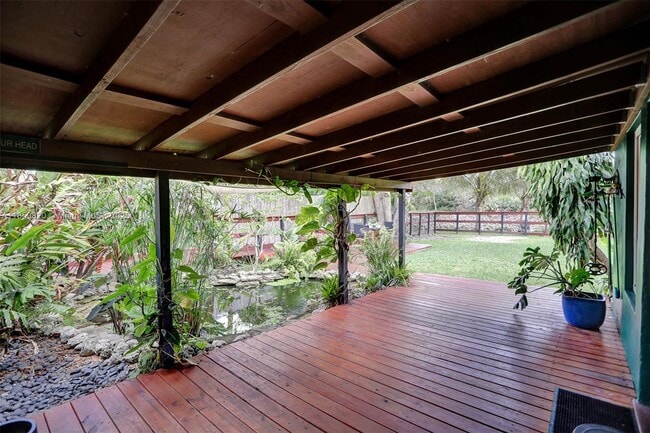 Building Photo - 7245 S Waterway Dr