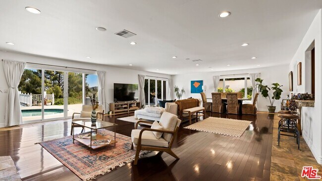 Building Photo - 4624 Conchita Way