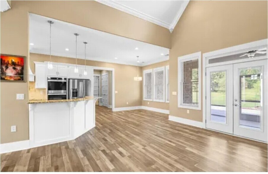 Building Photo - 3023 Marina Dr