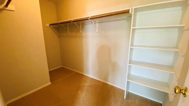 Building Photo - 207 Golden Gate Dr