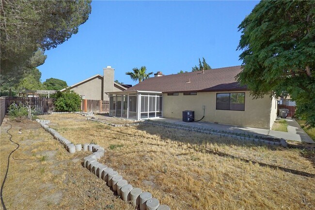 Building Photo - 1721 Viridan Ave