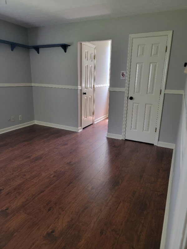 Building Photo - 712 E Fox Den Dr